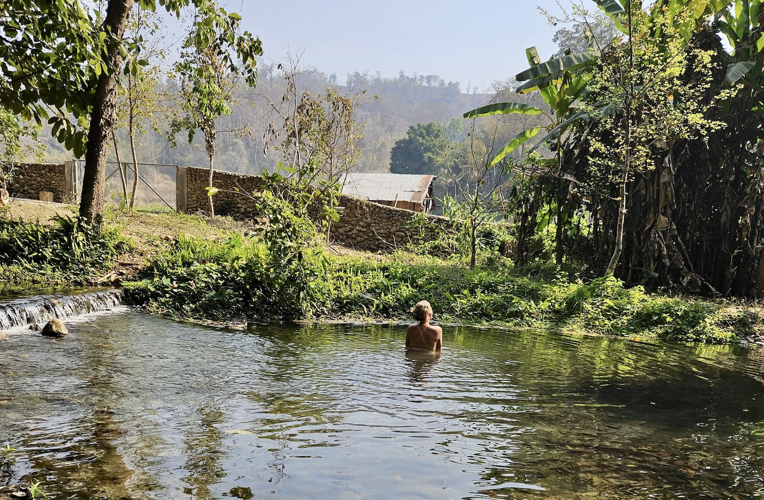 De Sai Ngam Hot Spring is een heerlijke plek om een paar uur door te brengen in het warme water.