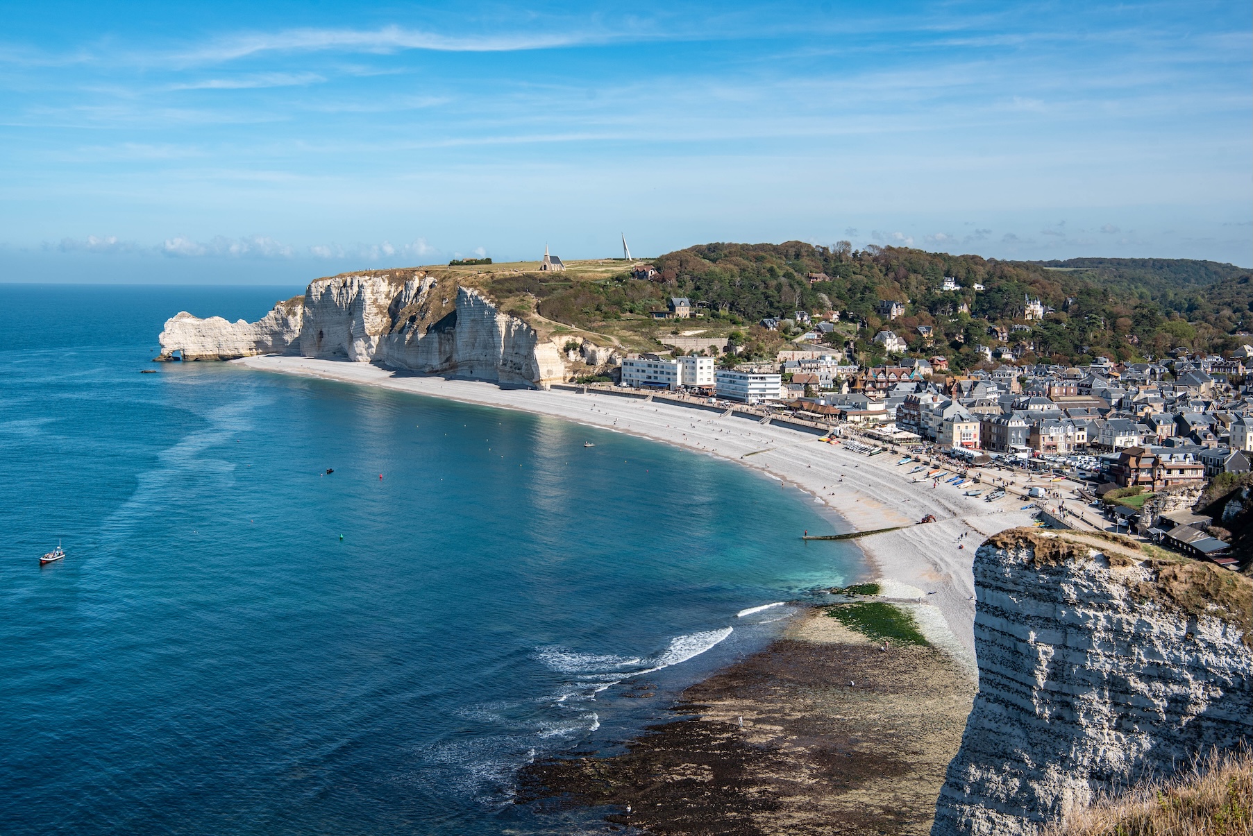 Krijtrotsen van Étretat aan de kust van Normandië
