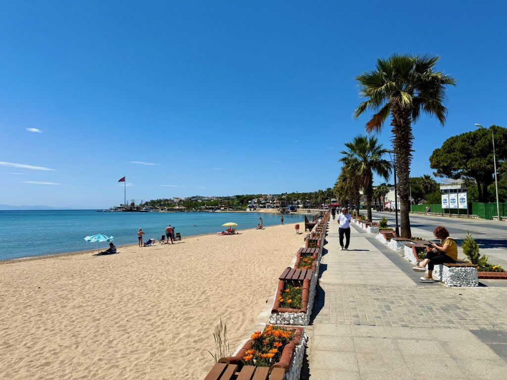 Strand van Didim in Turkije