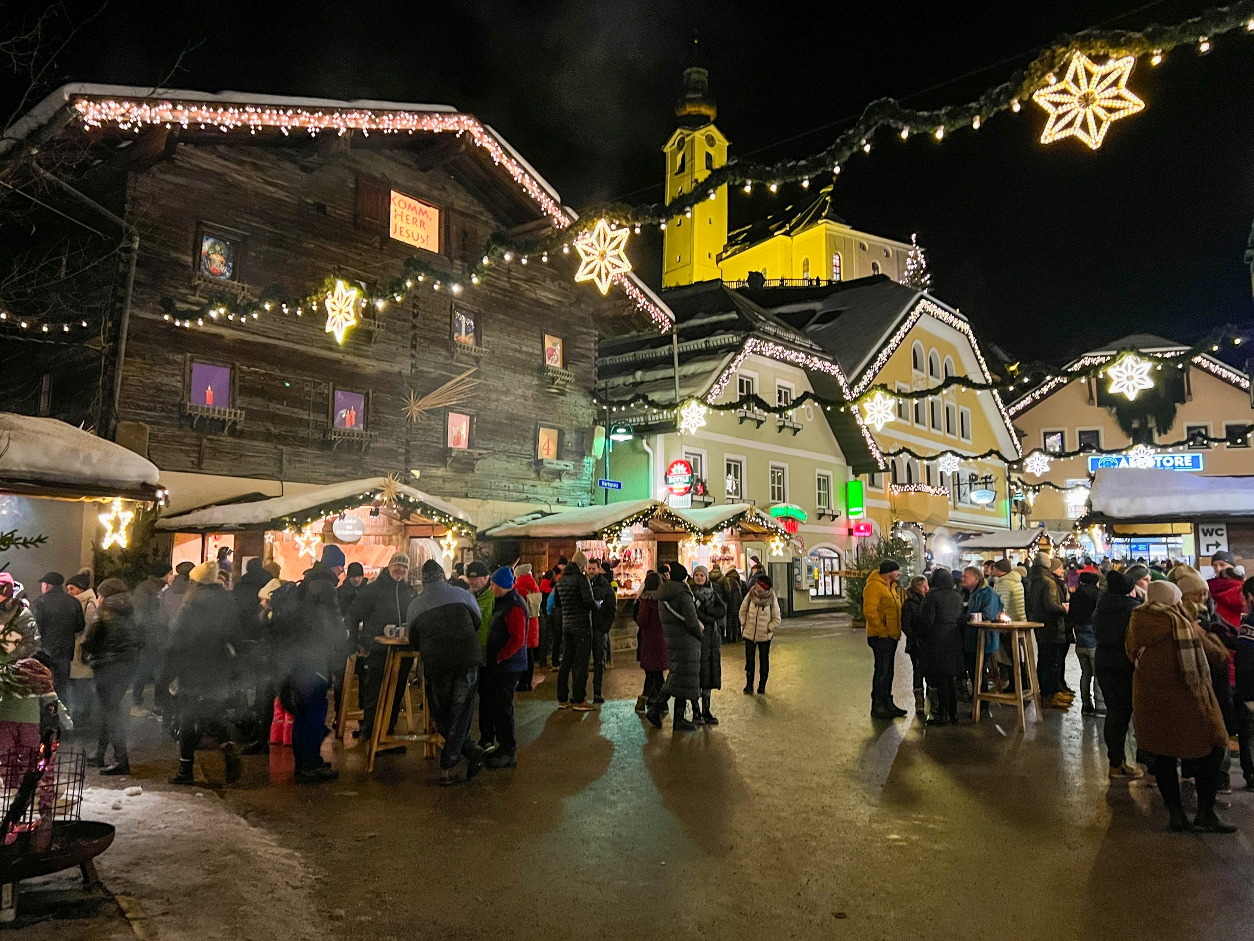 De knusse kerstmarkt in het centrum