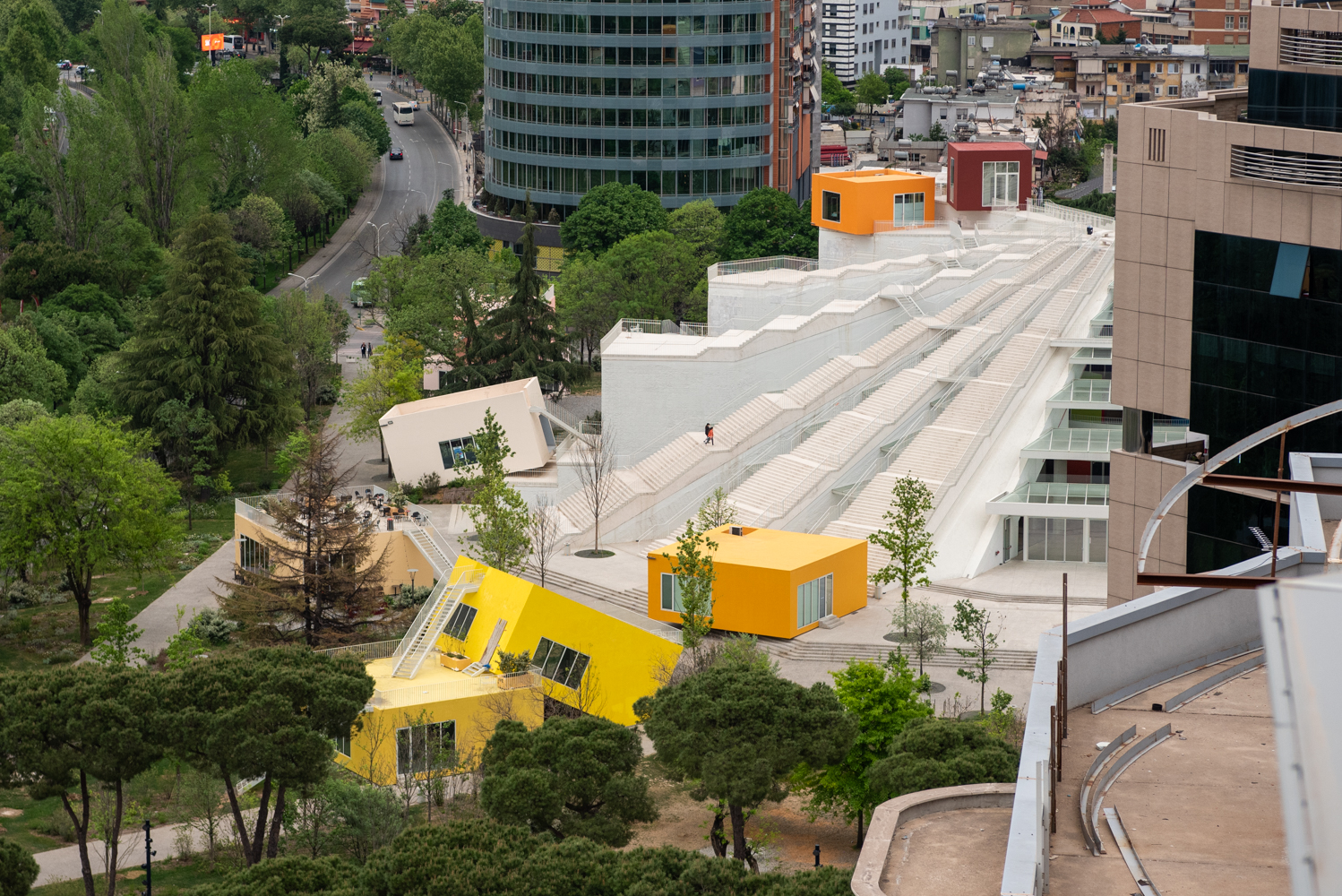 De beroemde piramide van Tirana