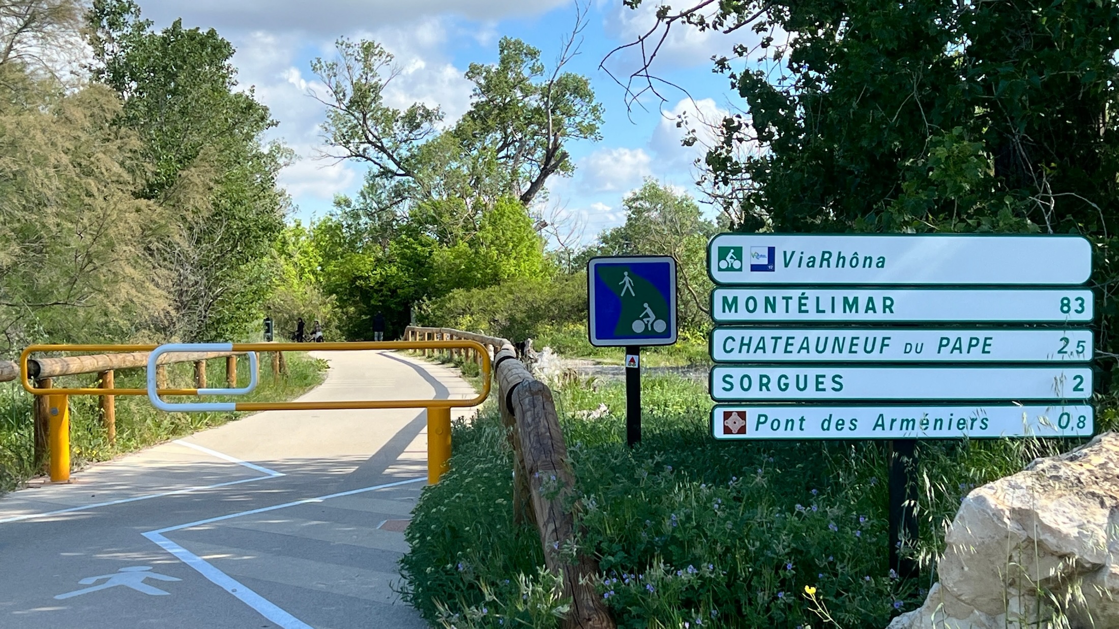 Fietsen langs de Rhone in deze regio is echt een aanrader