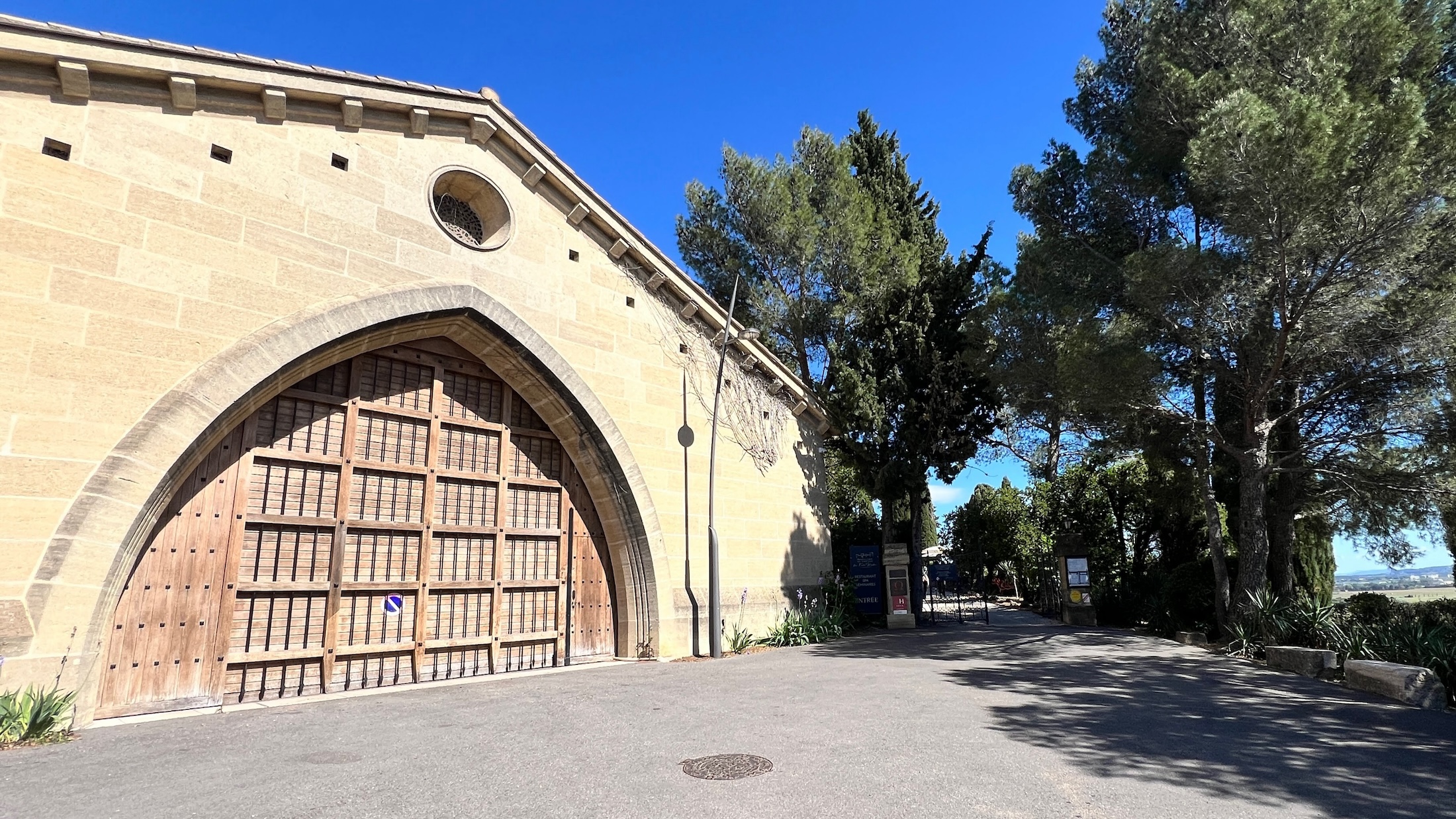 Hostellerie_Château_des_Fines_Roches_wijnkelder