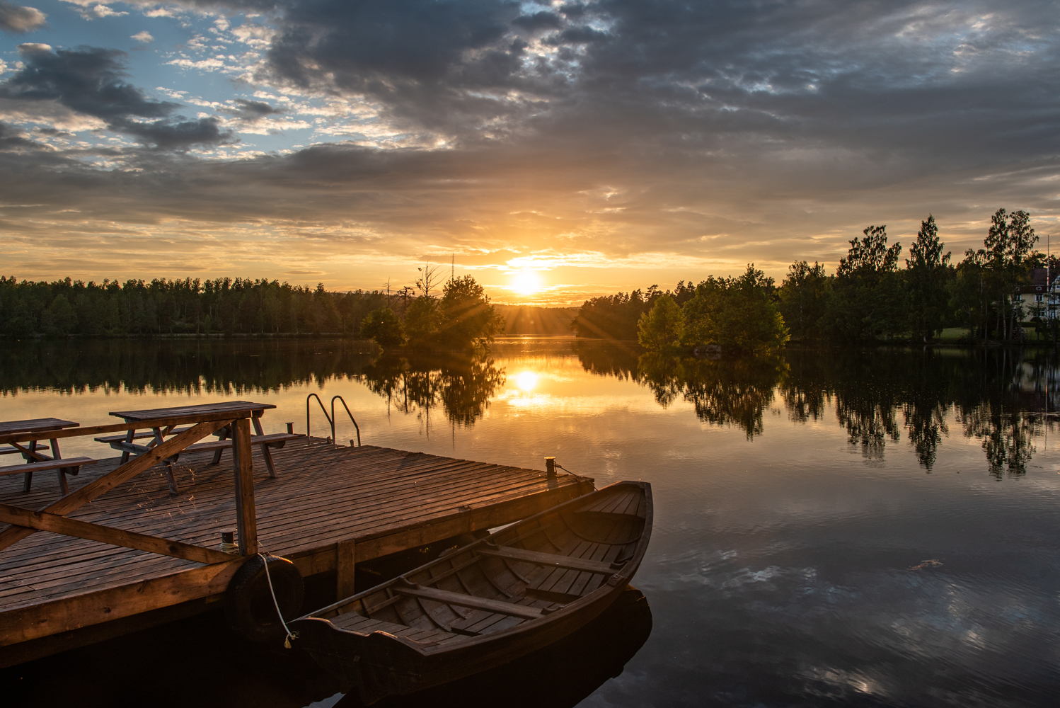 In de zomer geniet je hier van magische zonsondergangen