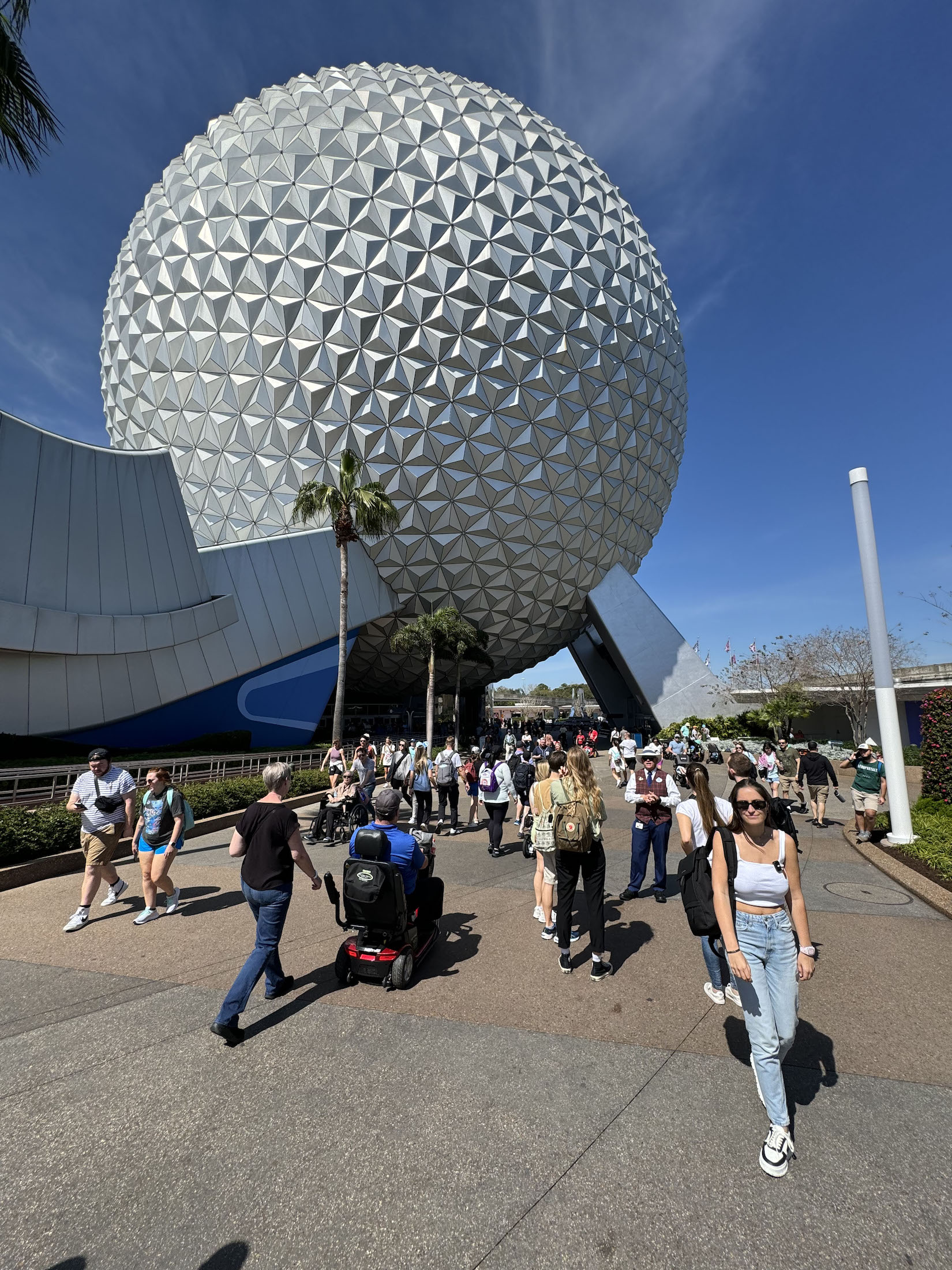 Spaceship-Earth