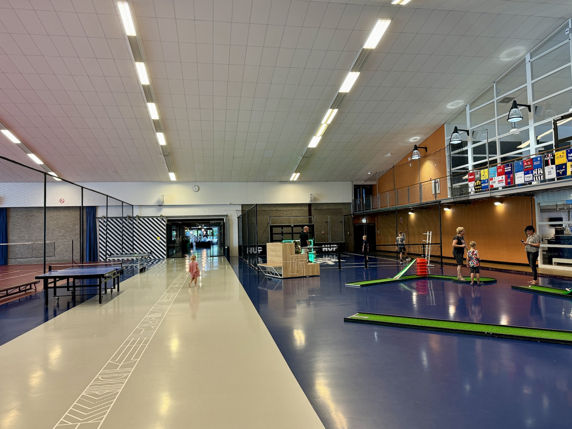 Leef je helemaal uit in de gigantische gymzaal