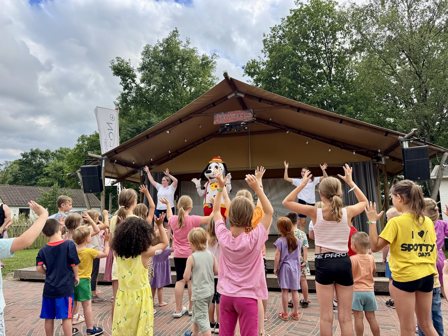 Mini disco op Papillon Glamping Resort