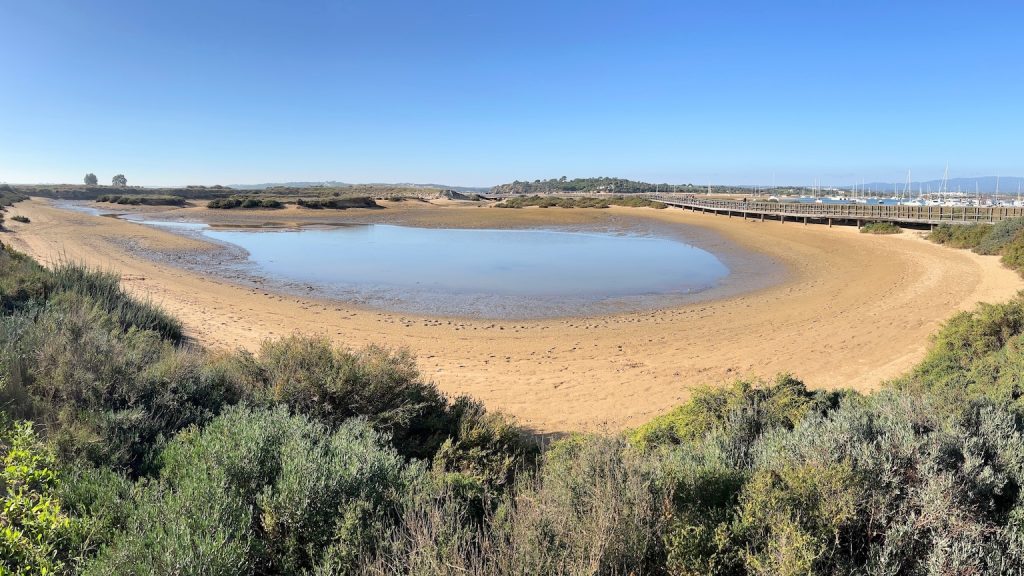 Alvor is een prachtige stop tijdens deze roadtrip door de Algarve