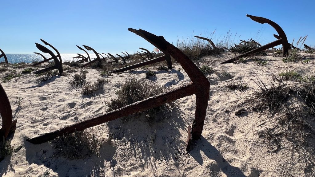 Een unieke plek: de ankerbegraafplaats Cemitério das Âncoras