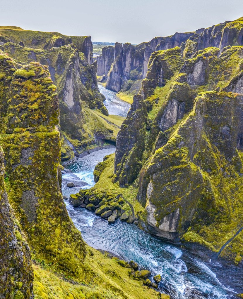 Fjaðrárgljúfur: de mooiste kloof van IJsland