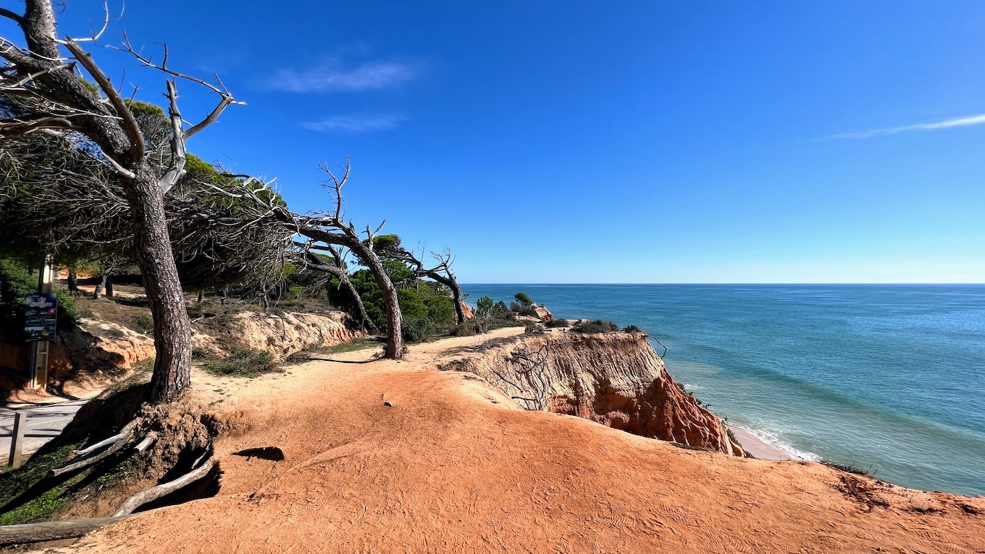 Prachtige kliffen op Praia da Falesia