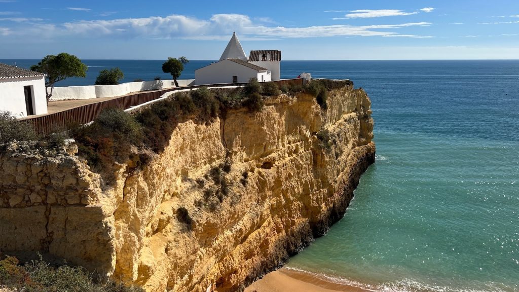Praia de Nossa Senhora da Rocha in de Algarve