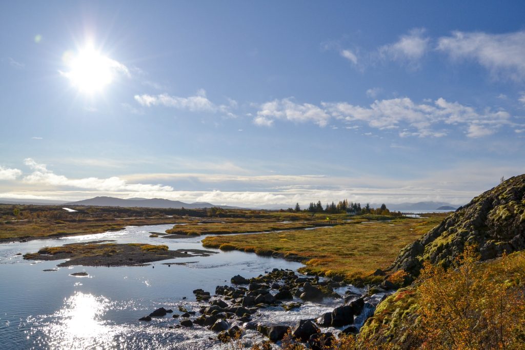 Thingvellir is een uniek gebied om rond te wandelen