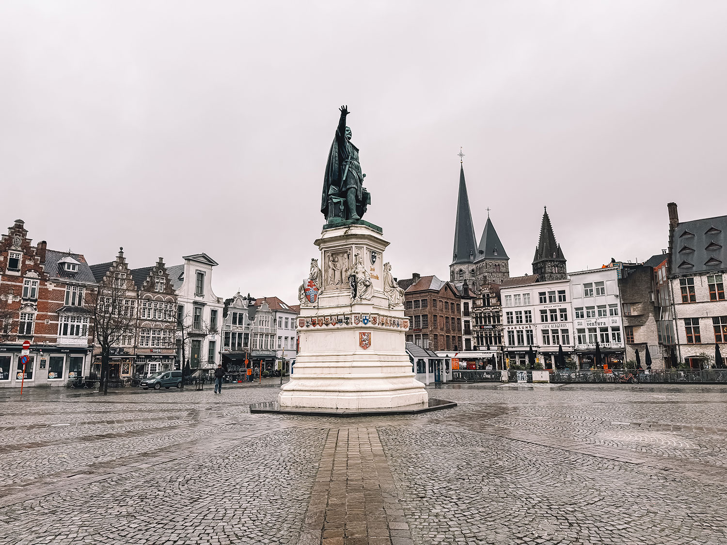 Het standbeeld van Jacob van Artevelde op de Vrijdagmarkt.