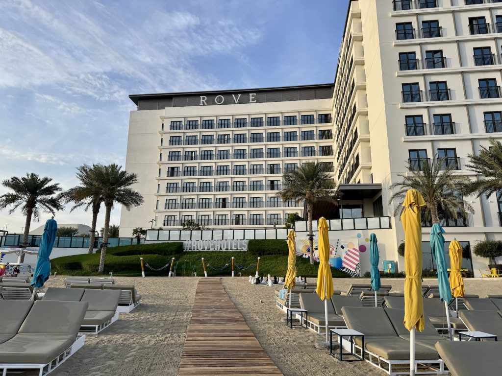 Hotel Rove la Mer Beach