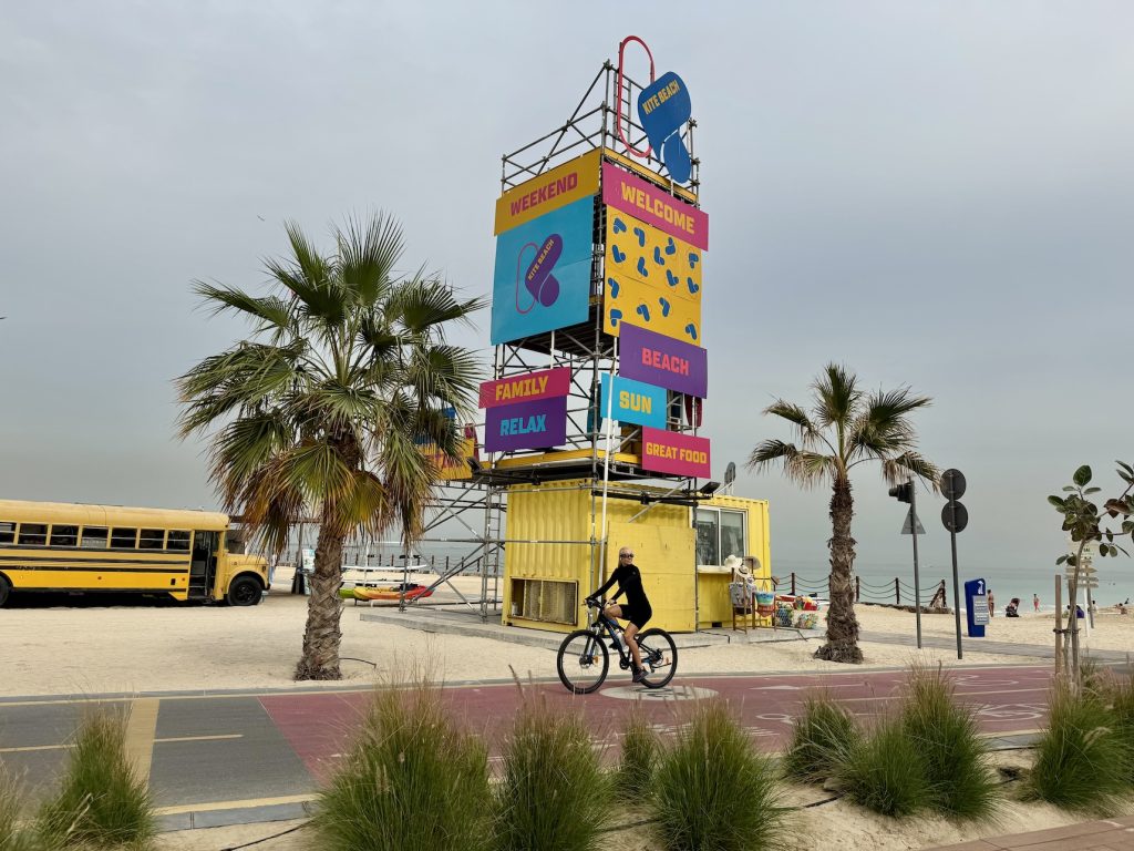 Sporten op Kite Beach in Dubai