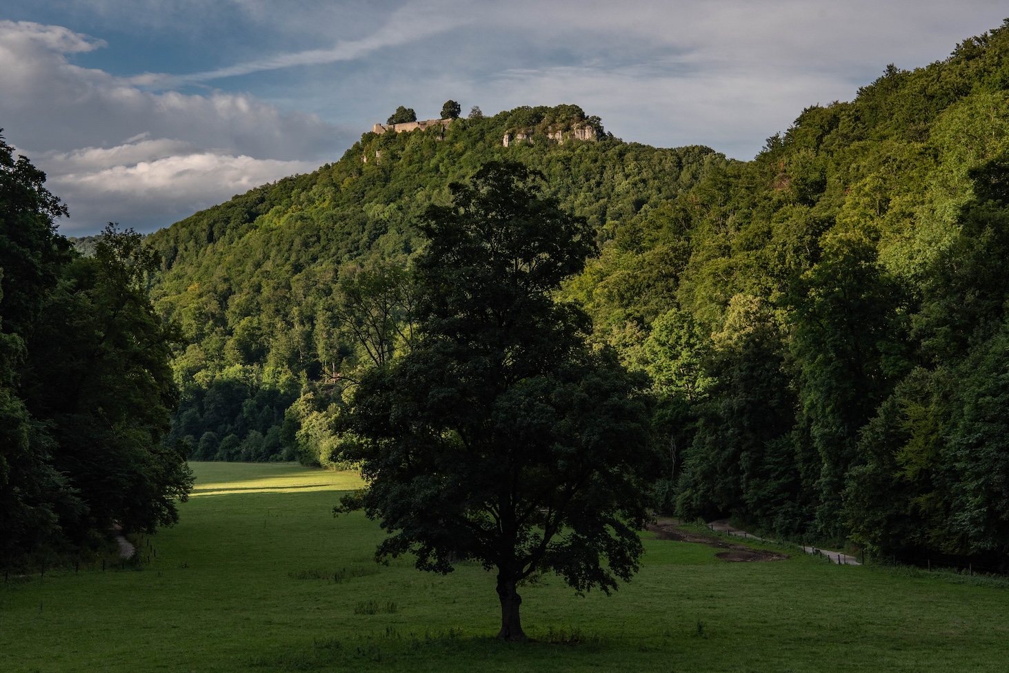 Burgruine Hohenurach in de Schwäbische Alb