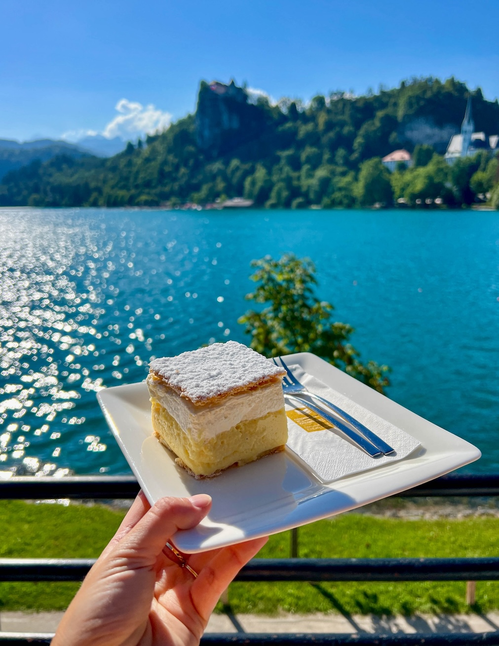 Kremšnita in Slovenië