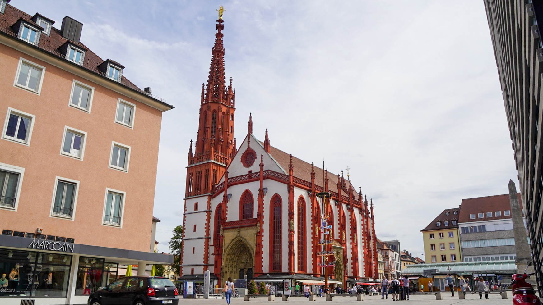 Kleurrijke Marienkapelle in het centrum van Würzburg