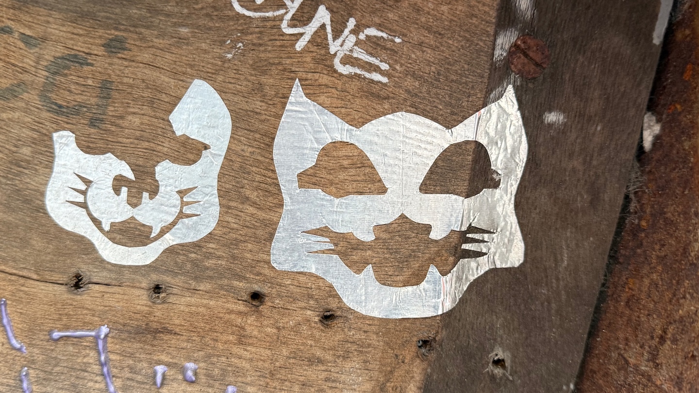 Signs in Rennes, street-art