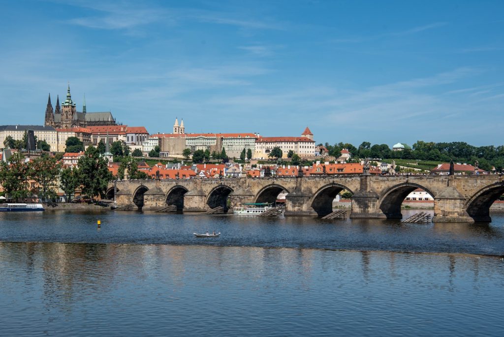 De Karelsbrug in Praag