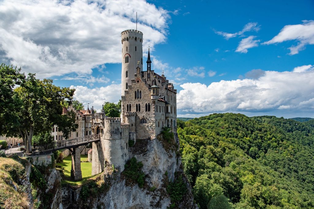 schloss lichtenstein in de zomer