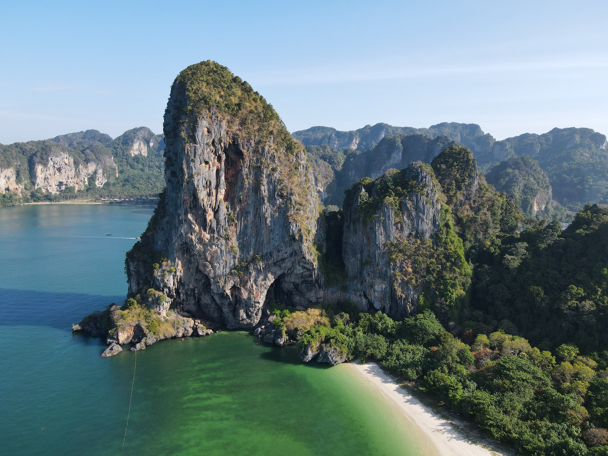 Vlieg gratis naar de paradijselijke stranden van bijvoorbeeld Railay.