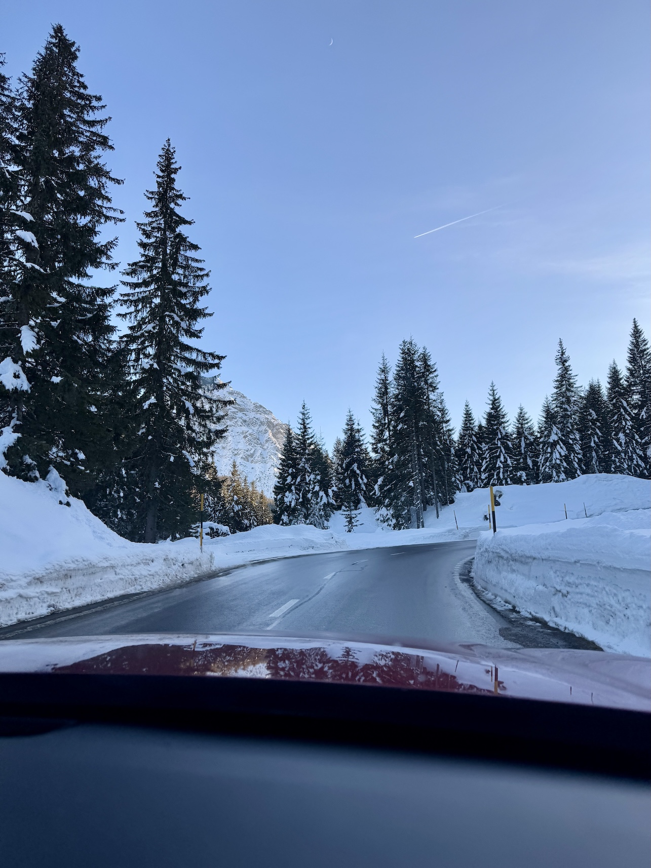 De Arosastrasse in de winter met 360 bochten