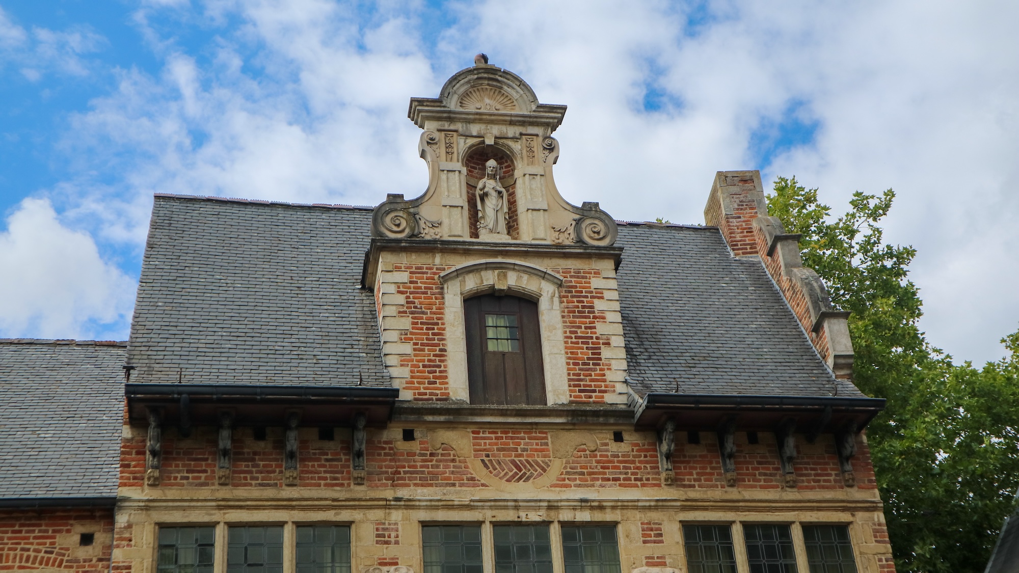 Het Groot Begijnhof dateert uit de 13e eeuw.