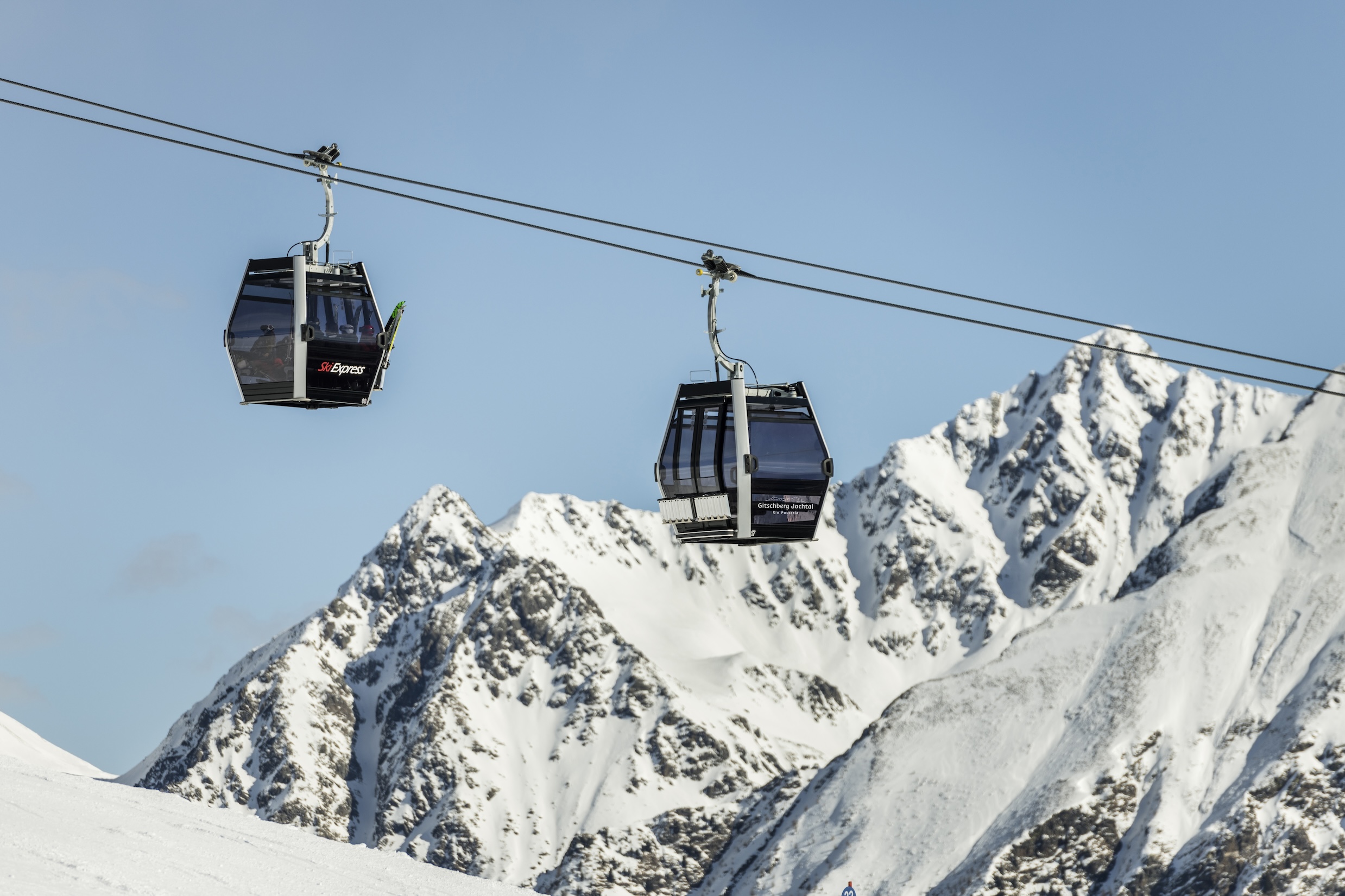 Gondel in skigebied Gitschberg Jochtal in de winter