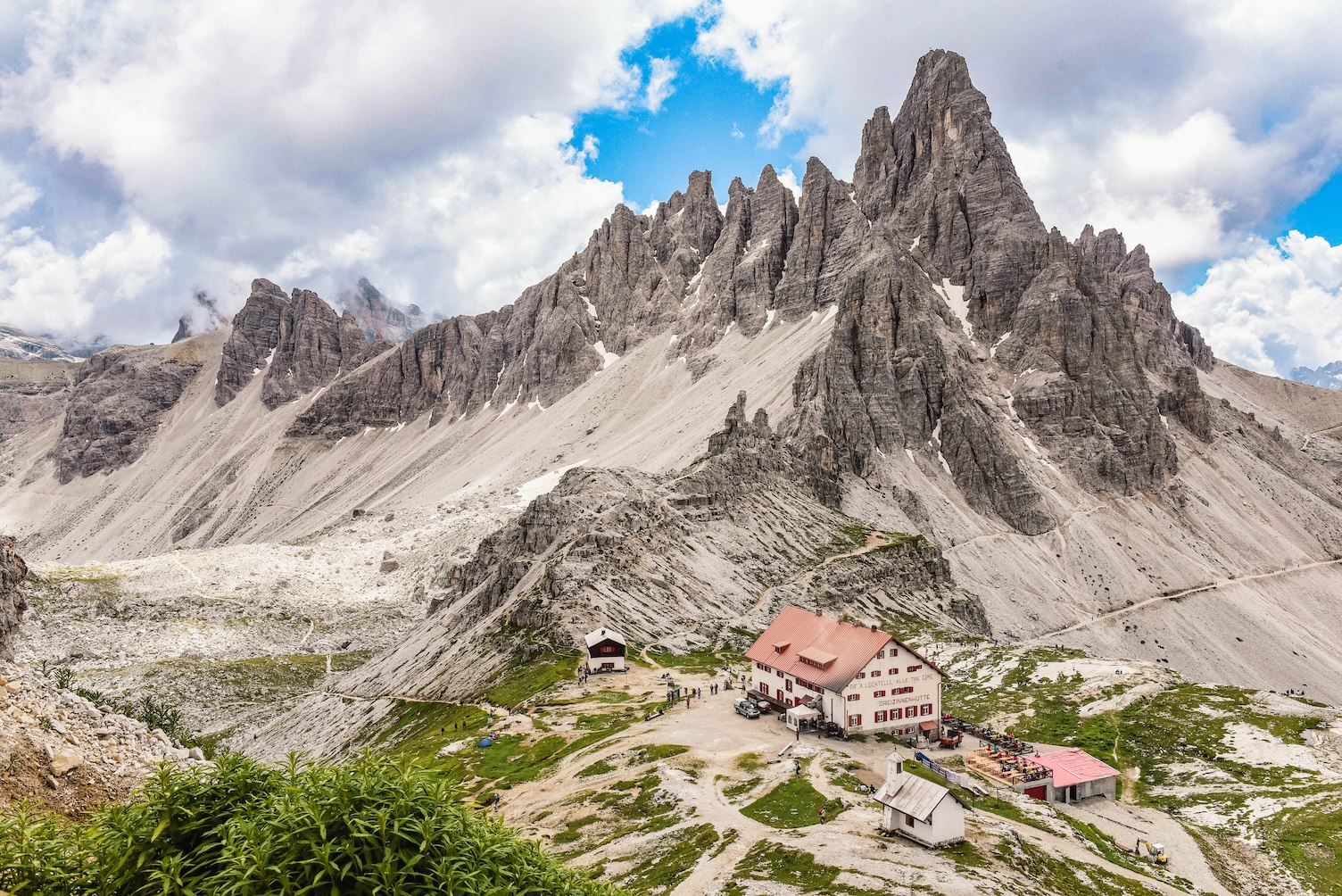 Berghut de Dreizinnenhütte in de Dolomieten