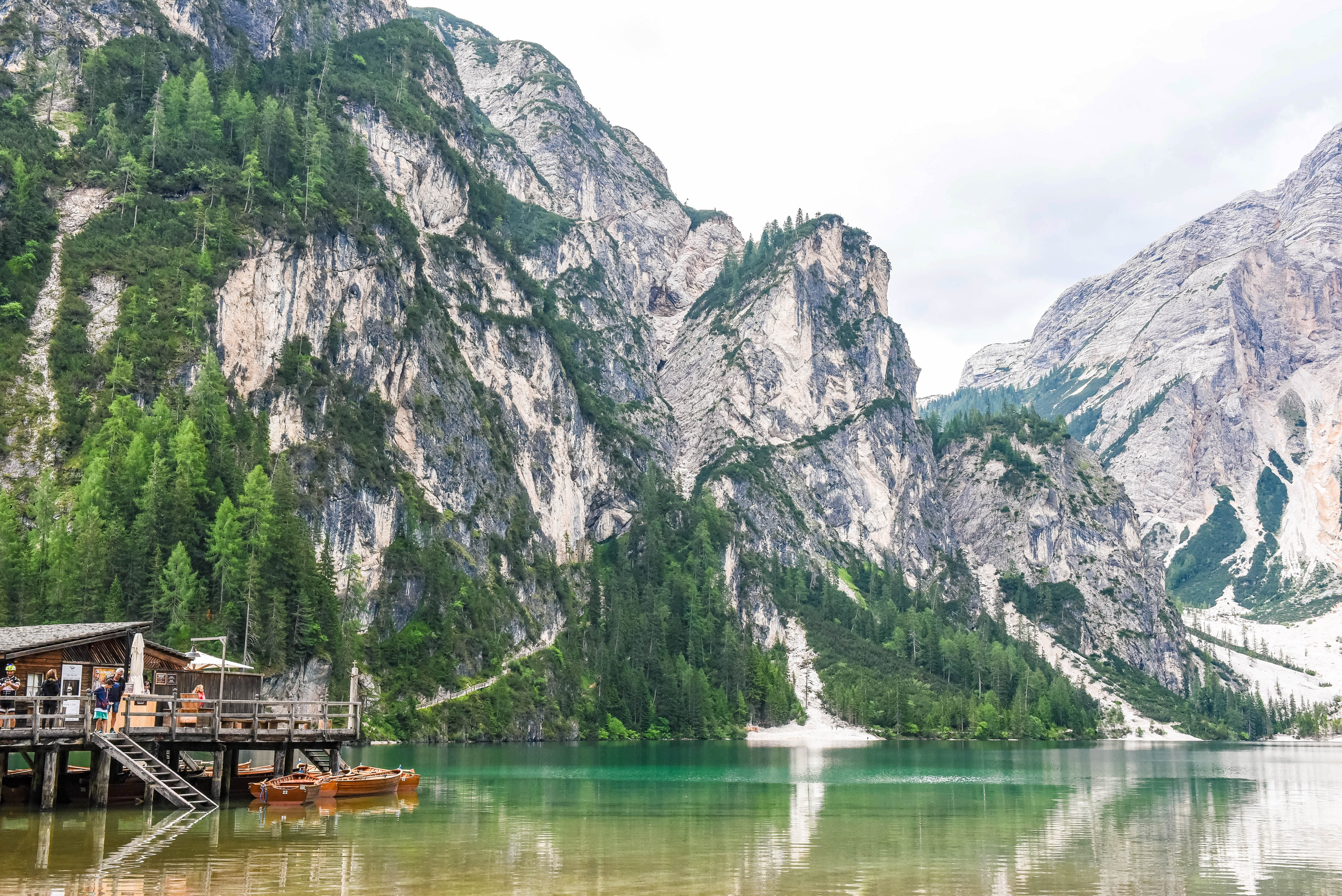 De Pragser Wildsee in de zomer