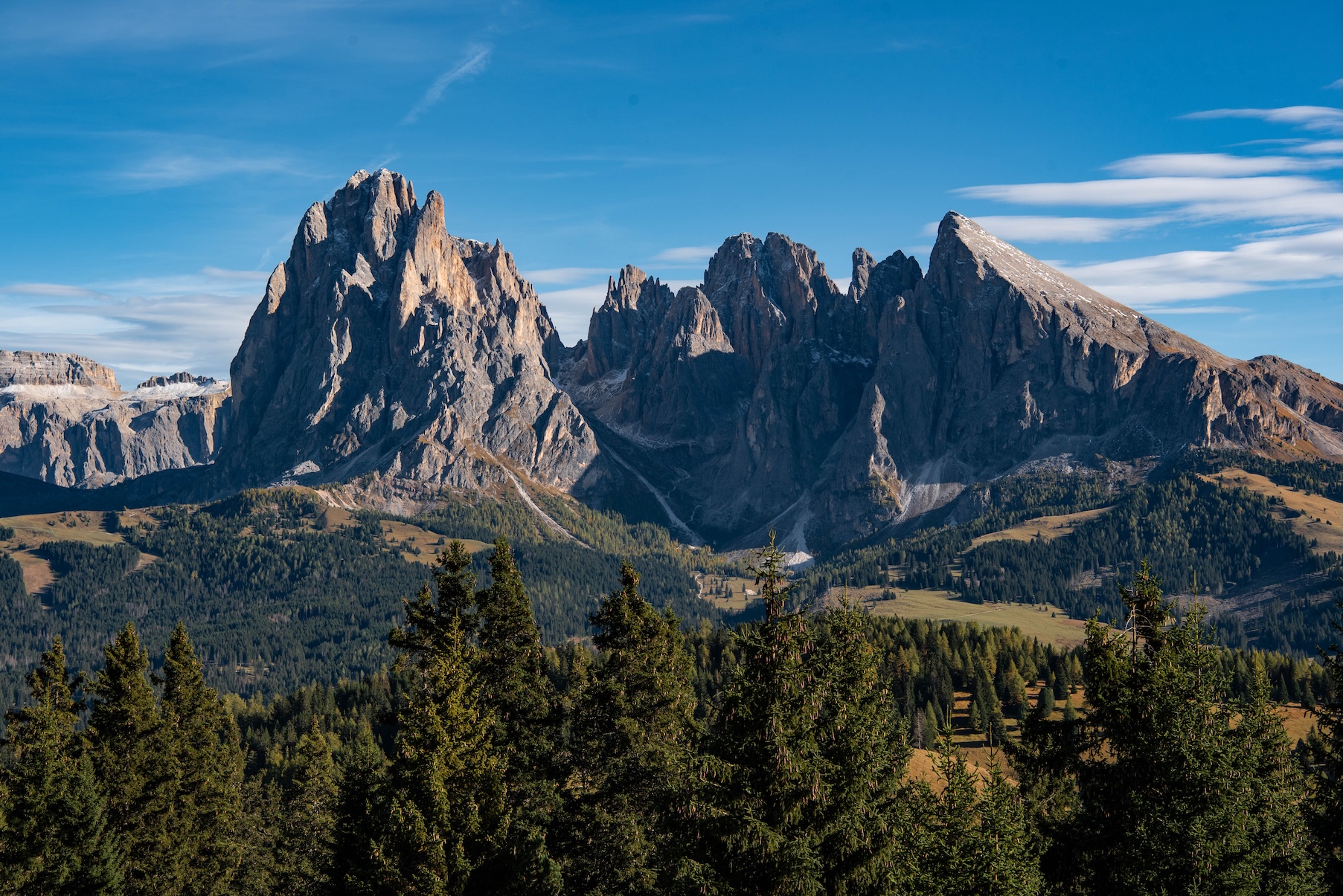 Uitzicht op de Sassolungo vanaf Alpe di Siusi
