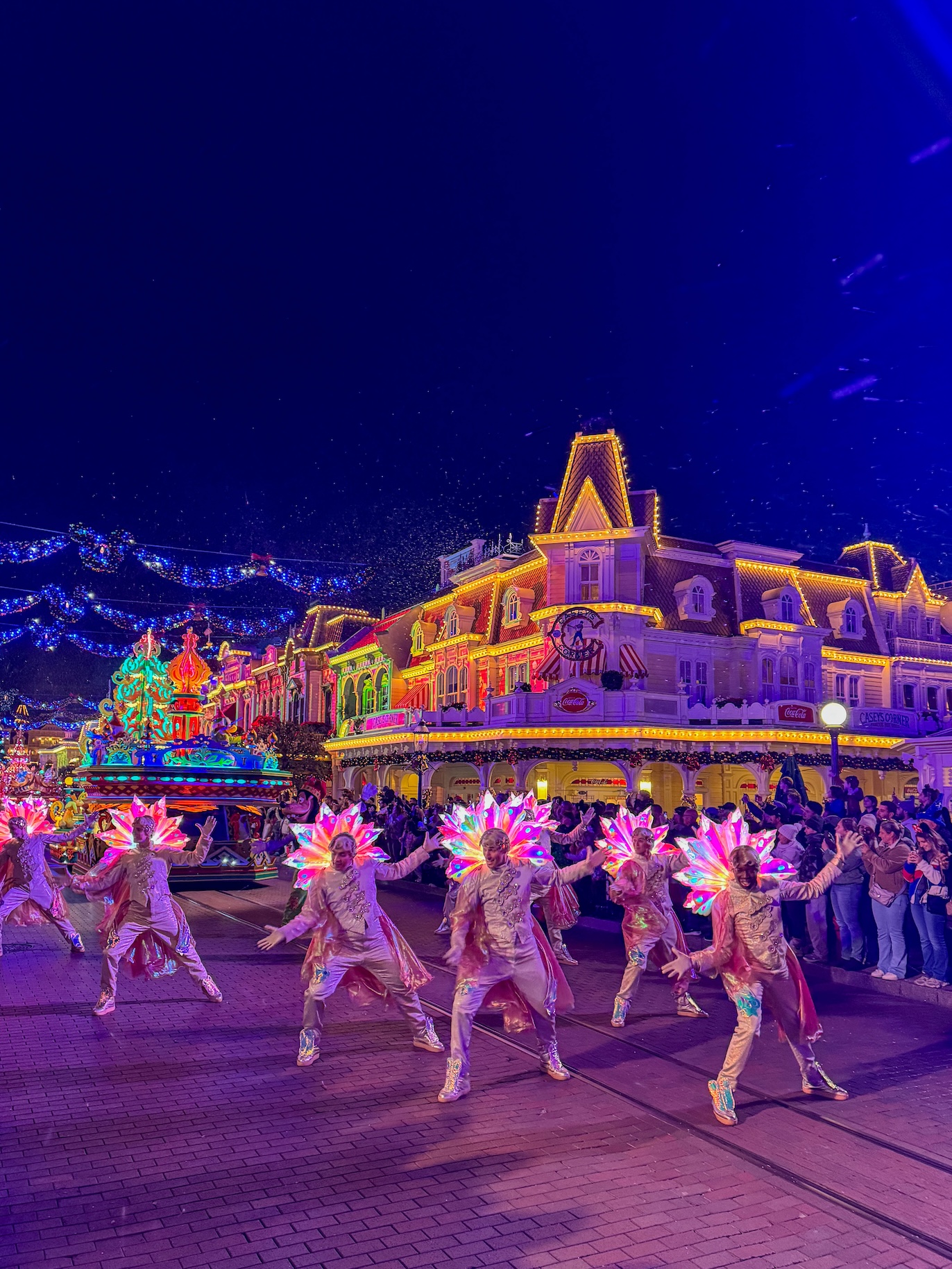 disneyland-parijs-parade-kerst