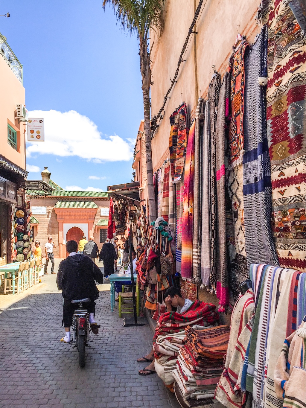 Straat in de medina in Marrakech