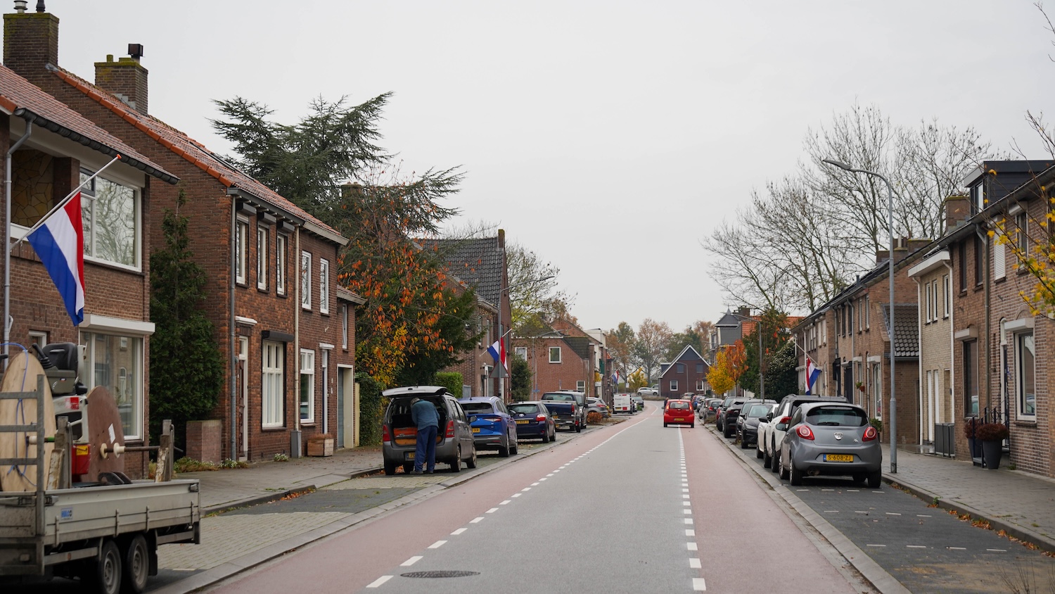 Dorpsstraat in Moerdijk, Brabant
