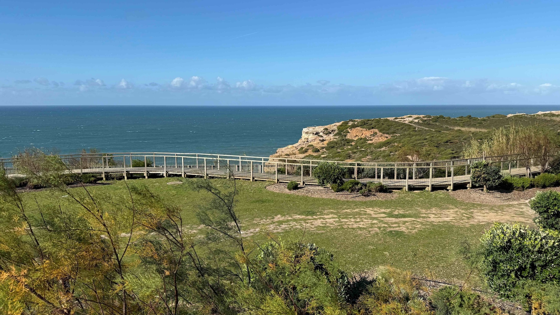 Aethos Ericeira ligt verstopt op de kliffen bij Encarnação