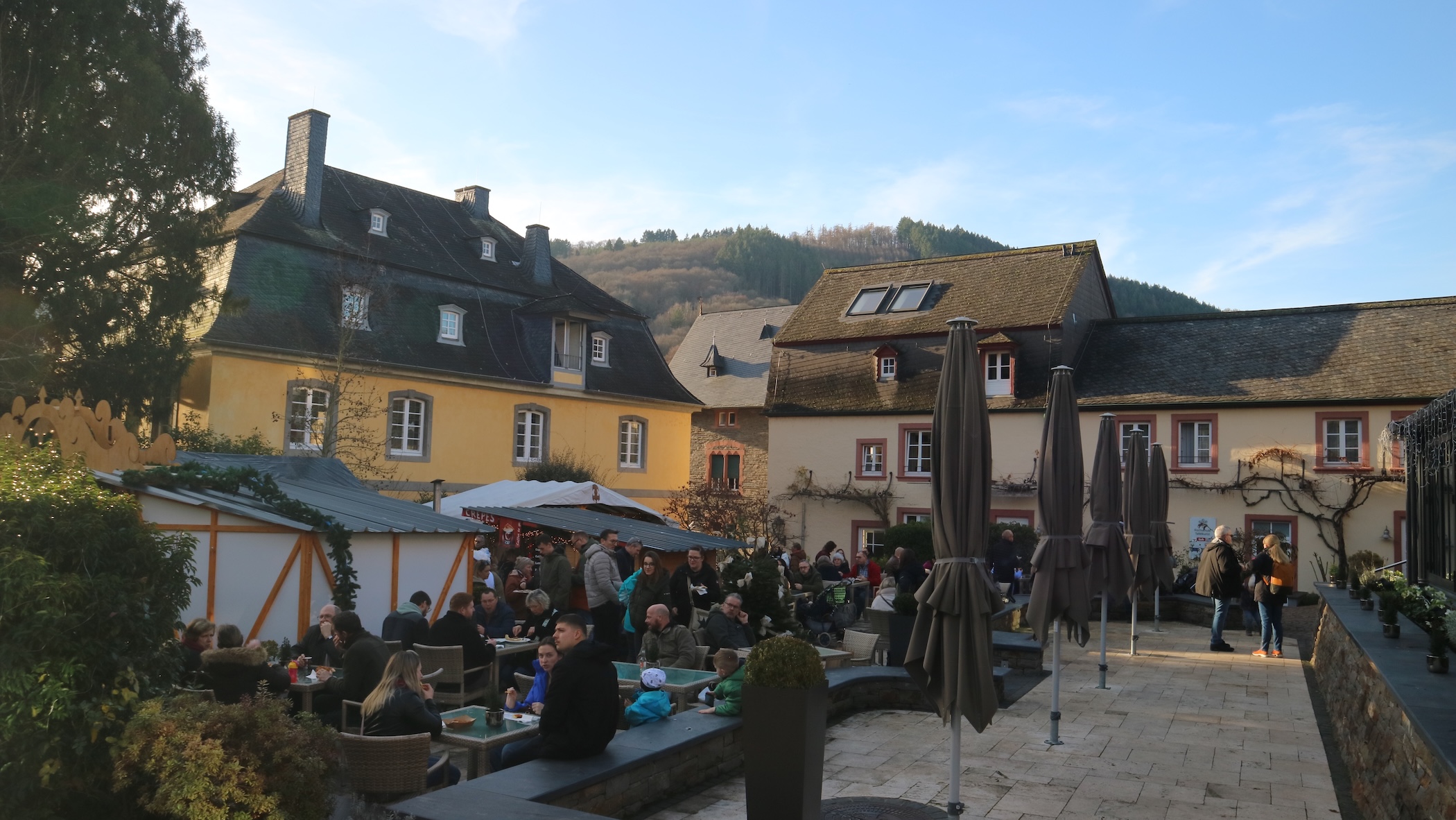 Terras Moselschlossen in kerstsfeer