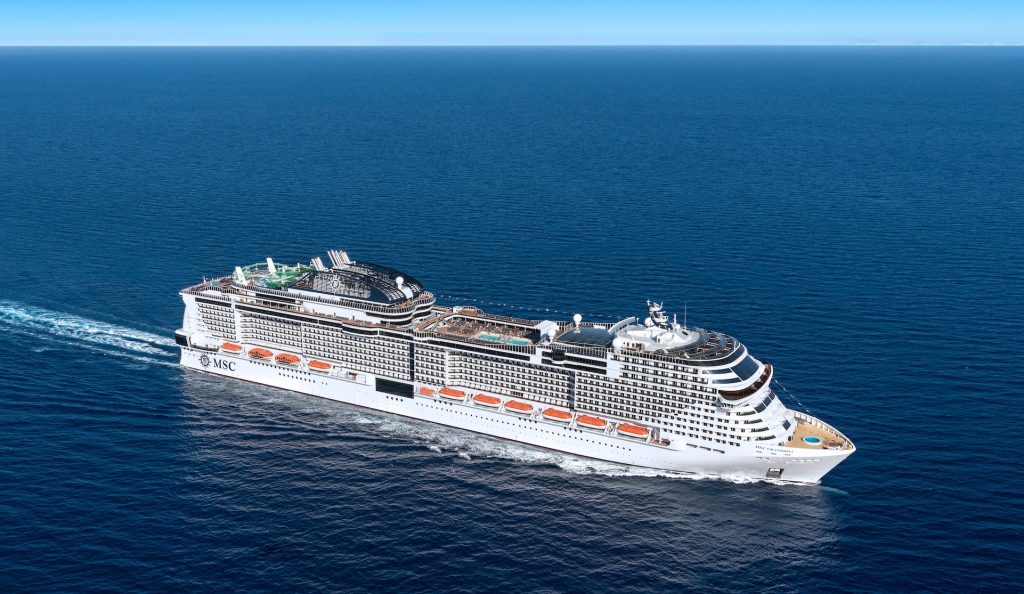 Uitzicht op MSC Grandiosa vanuit de lucht
