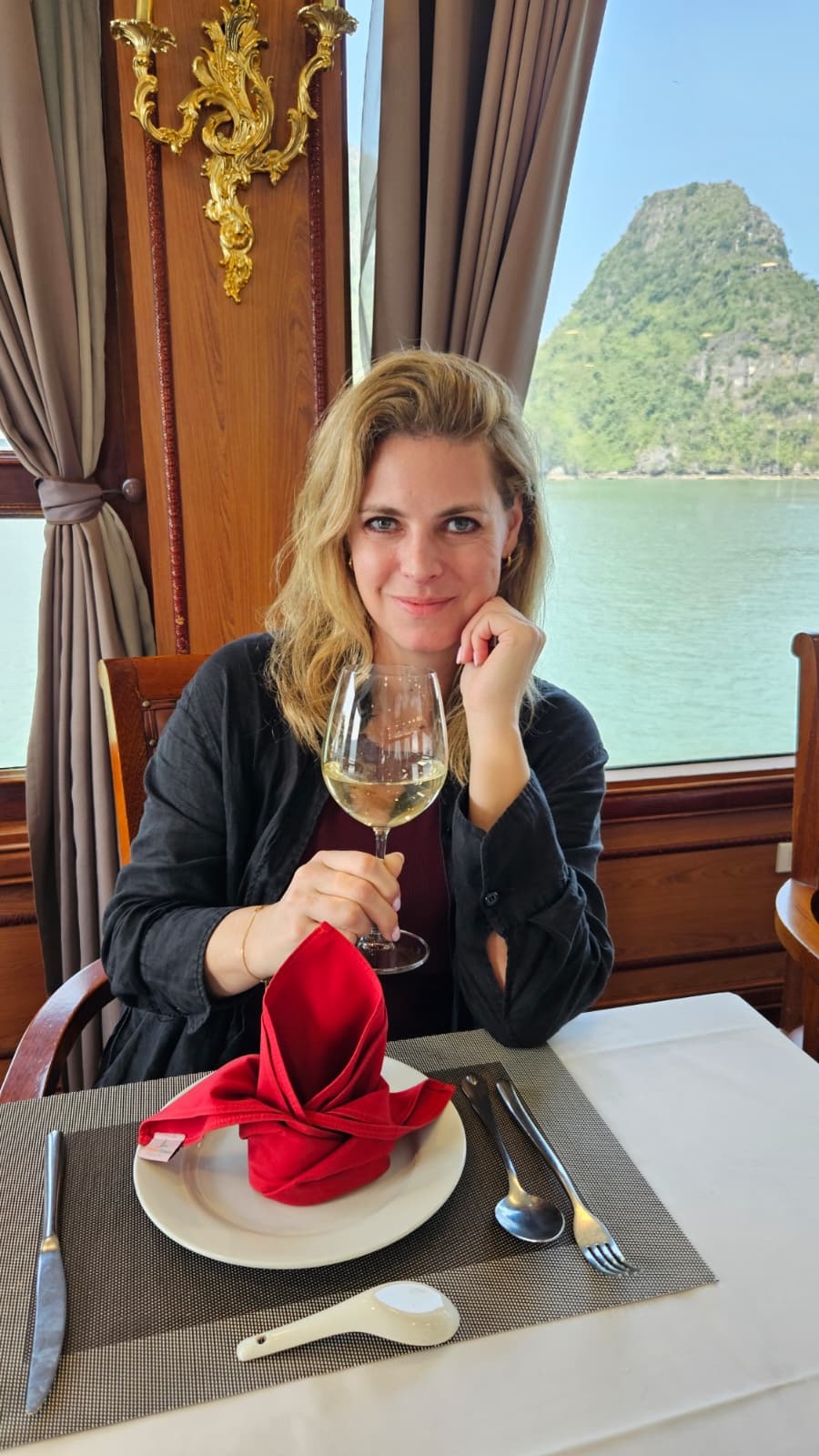 Eten aan boord van cruise halong bay