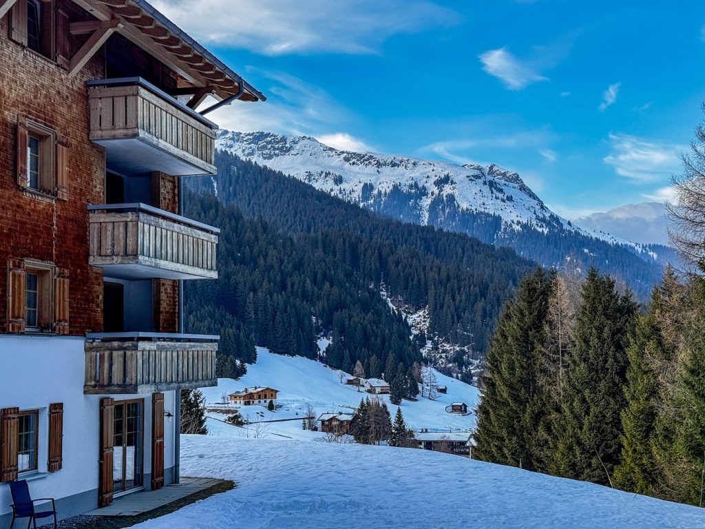 Uitzicht vanuit Landal Hochmontafon op de bergen