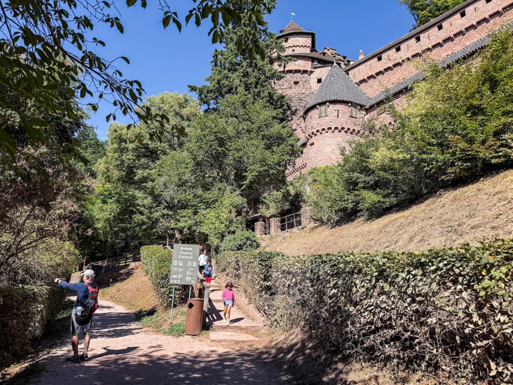 Chateau du Haut-Koenigsbourg in de zomer
