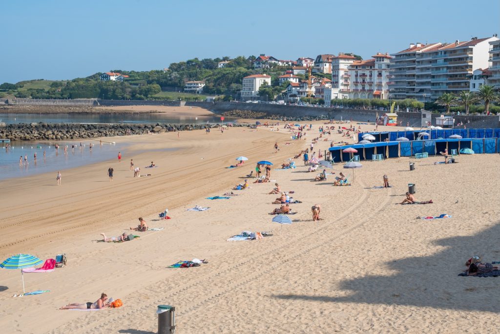 Strand van Saint Jean de Luz in Frankrijk