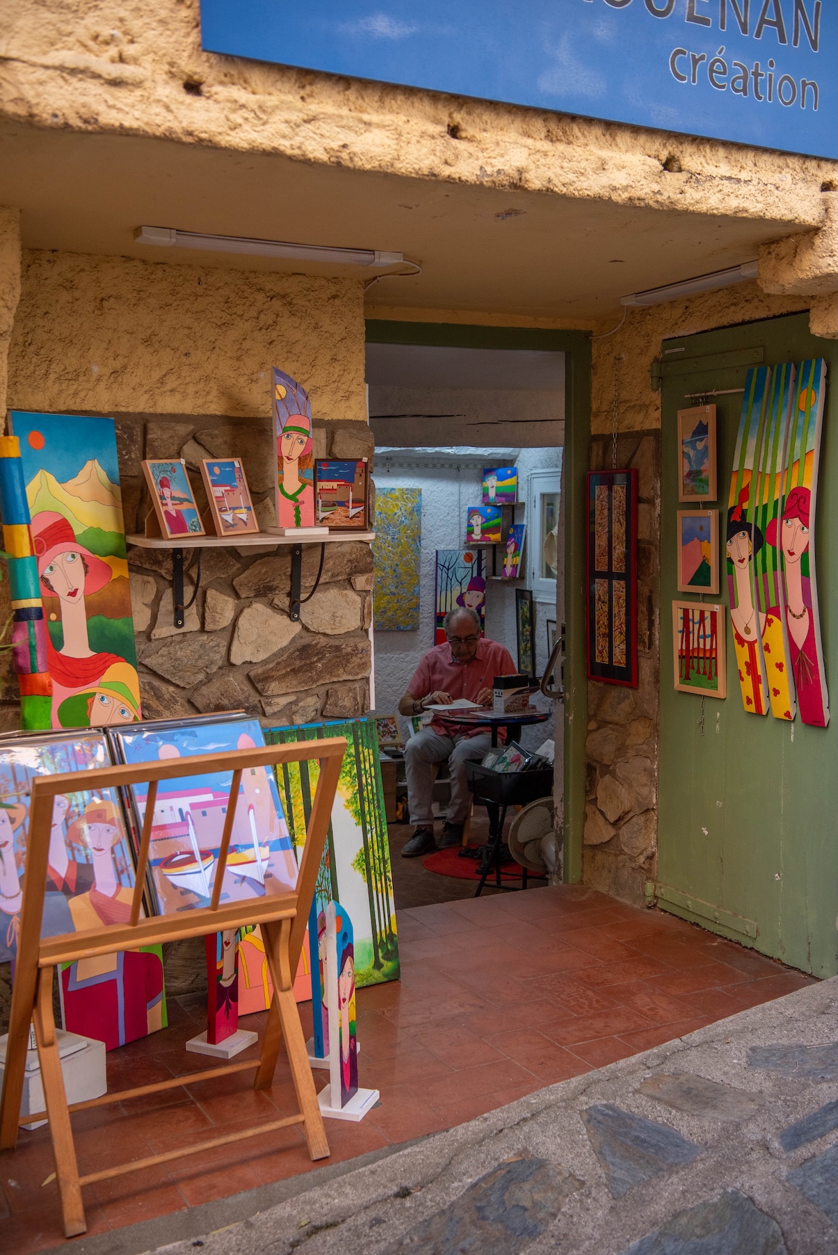 kunstenaar aan het werk in Collioure