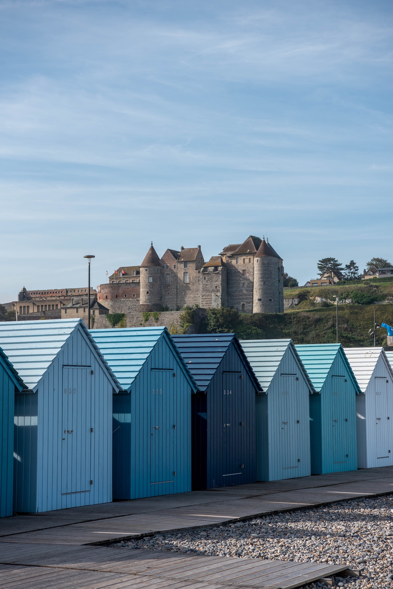 Château de Dieppe bovenop de rotsen