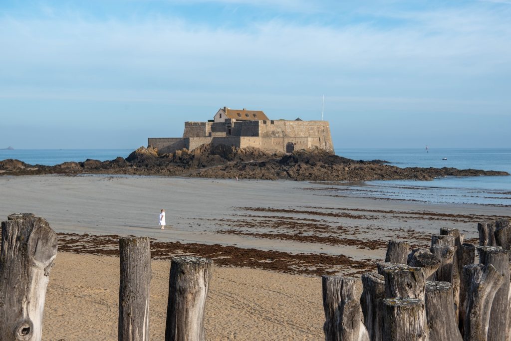 Fort National op een rotseiland voor de kust van Saint Malo in Bretagne