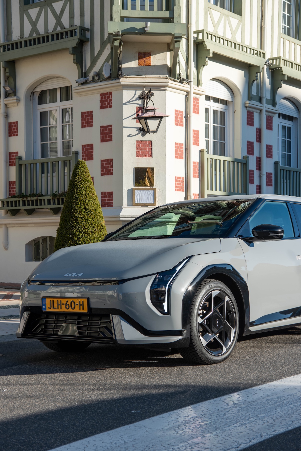 Kia EV4 in Deauville in Normandië