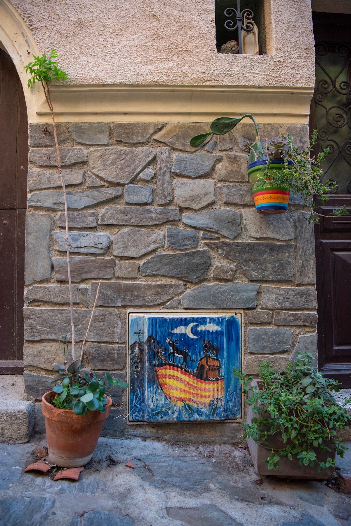 Schilderijtje aan de muur in Collioure