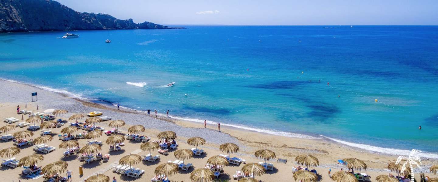 leukste-beachclubs-ibiza-1.jpg