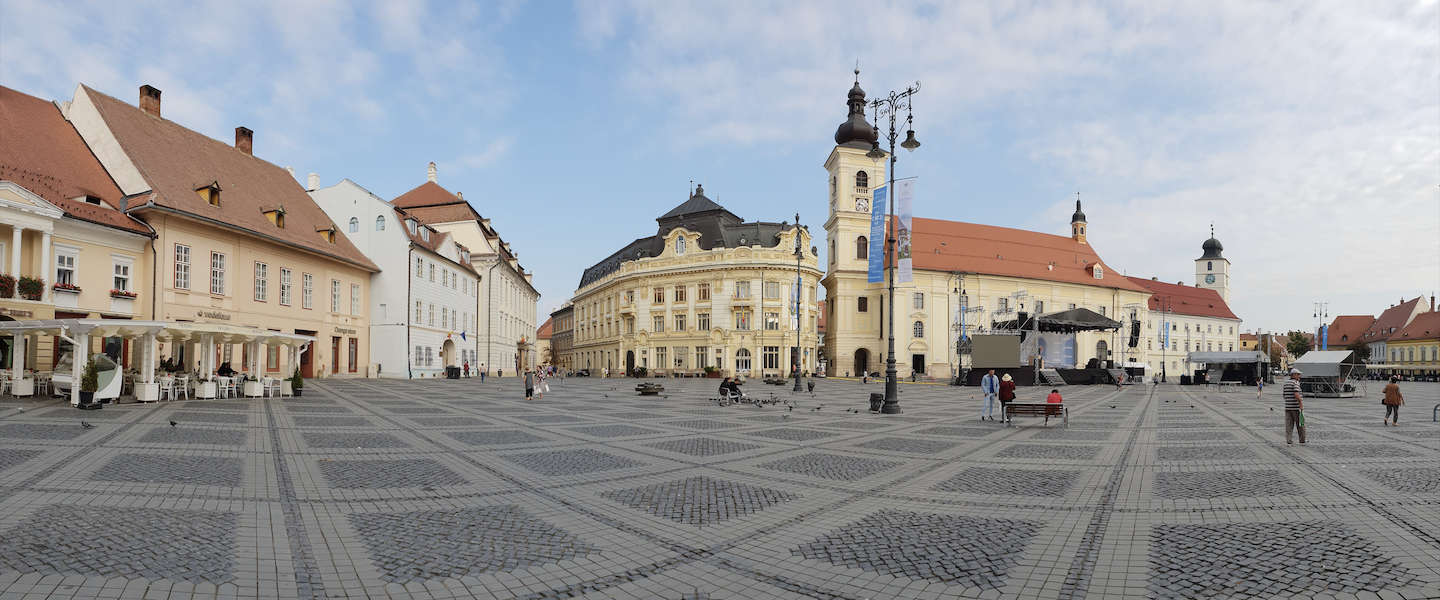 sibiu-piata-mare-travelvalley.jpg